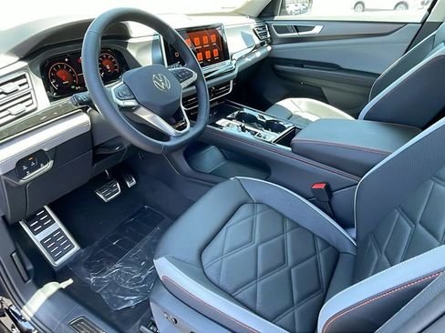 New 2025 Volkswagen Atlas Peak Edition SE image 14