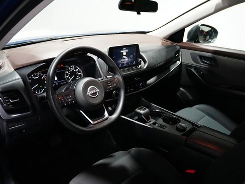 Used 2023 Nissan Rogue S image 14