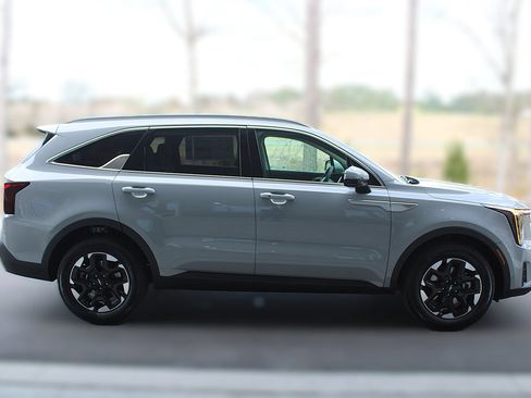 New 2026 Kia Sorento S w/ S Panoramic Sunroof Package FWD image 14