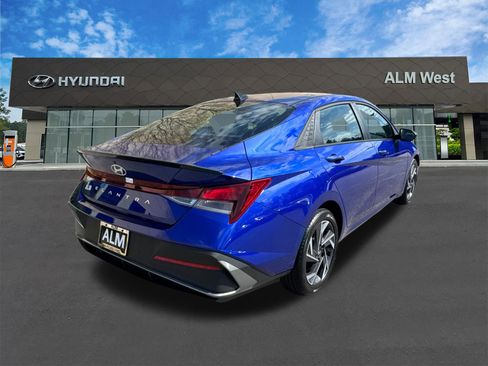 Used 2025 Hyundai Elantra Sport FWD image 5