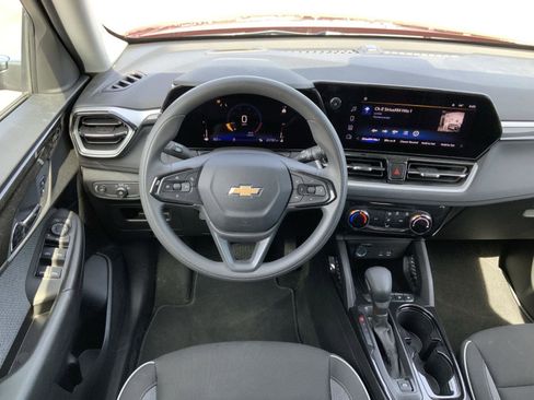 Used 2025 Chevrolet TrailBlazer LT image 24