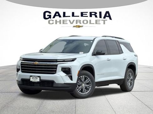 New 2026 Chevrolet Traverse LT FWD image 1