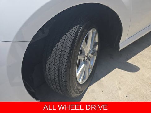 Used 2025 Toyota Camry LE AWD/4WD image 32