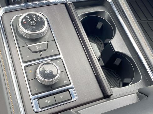 Used 2023 Ford Expedition Platinum AWD/4WD image 31