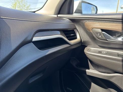 Used 2023 GMC Terrain Denali w/ Denali Premium Package AWD/4WD image 16