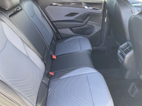 New 2026 Volkswagen Tiguan SE R-Line image 9