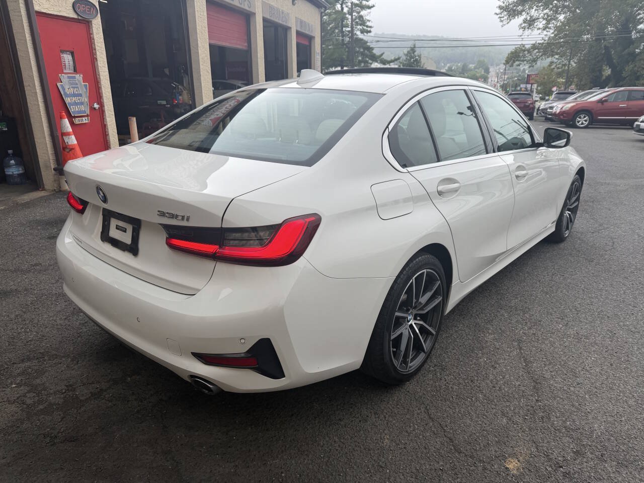 Used 2020 BMW 330i xDrive Sedan w/ Convenience Package AWD/4WD image 6