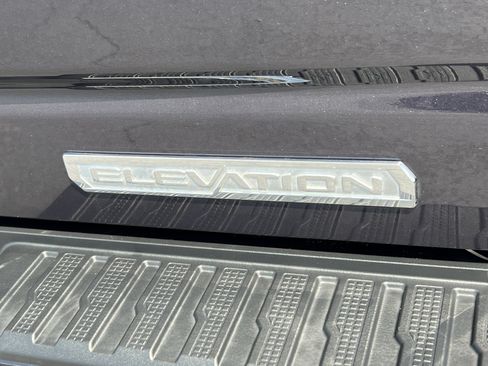 Used 2022 GMC Sierra 1500 Elevation w/ LPO, Elevation Black Package AWD/4WD image 10