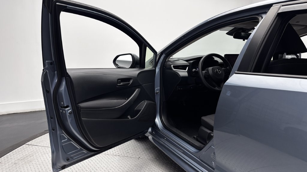 Certified 2024 Toyota Corolla LE AWD/4WD image 18