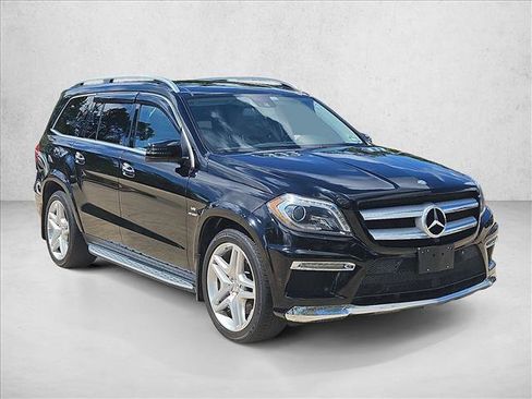 Used 2015 Mercedes-Benz GL 550 4MATIC image 3