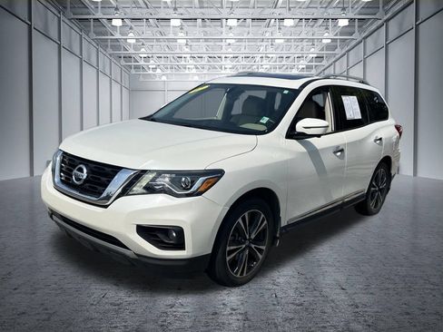 Used 2017 Nissan Pathfinder Platinum FWD image 5