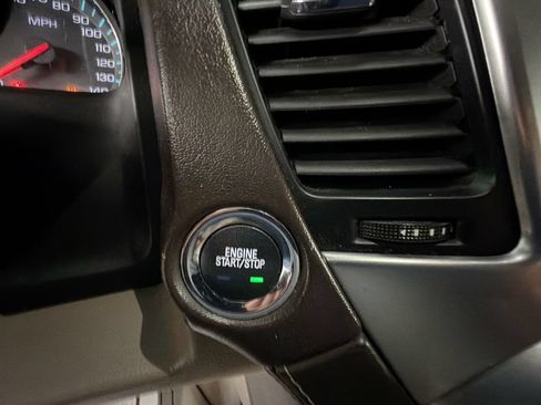 Used 2019 Chevrolet Suburban Premier RWD image 17