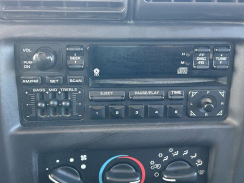 Used 2001 Jeep Wrangler Sport image 26