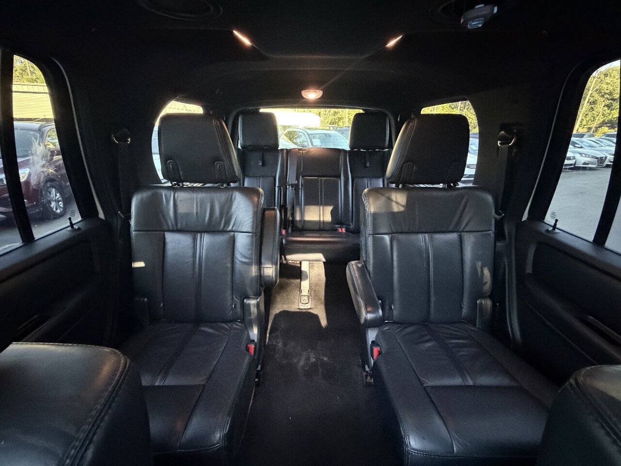 Used 2015 Lincoln Navigator 2WD image 31