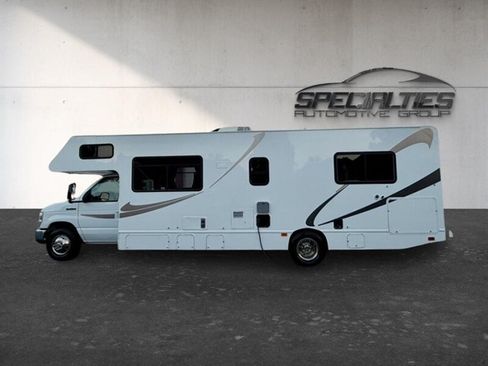 Used 2014 Ford E-450 and Econoline 450 Super Duty w/ Motorhome Prep Package RWD image 12