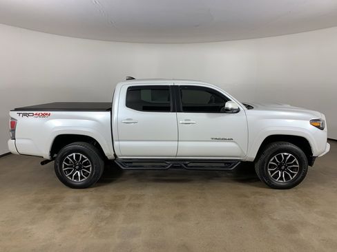 Used 2021 Toyota Tacoma TRD Sport w/ TRD Premium Sport Package image 8