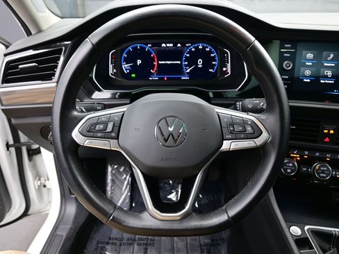 Used 2022 Volkswagen Jetta SEL FWD image 32