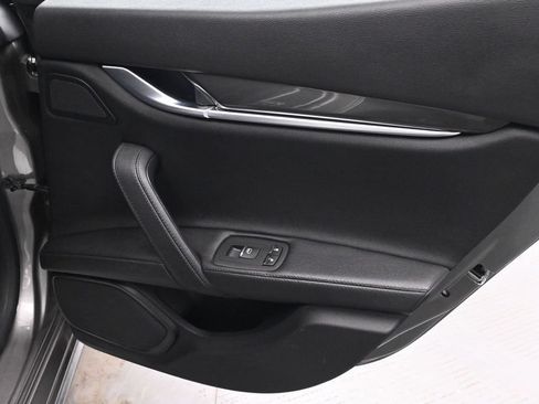 Used 2021 Maserati Ghibli S RWD image 16