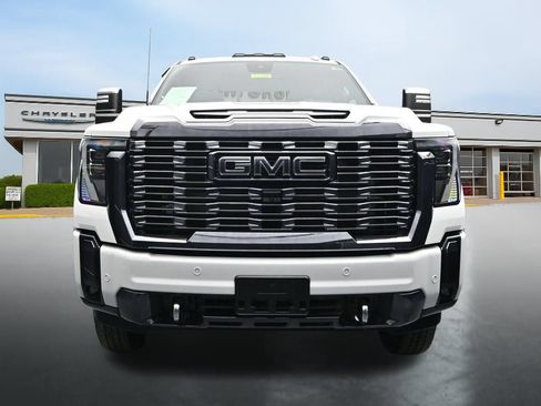 Used 2024 GMC Sierra 3500 Denali Ultimate AWD/4WD image 8