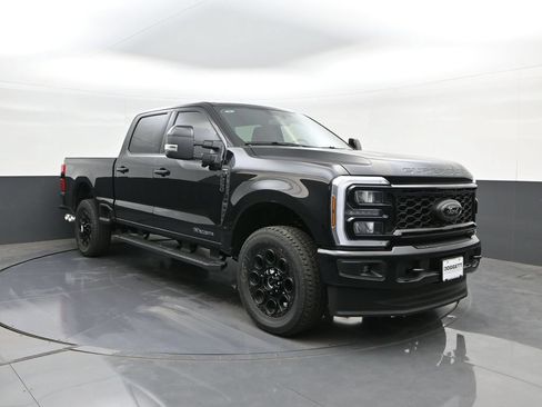 New 2026 Ford F250 Lariat w/ Black Appearance Package AWD/4WD image 22