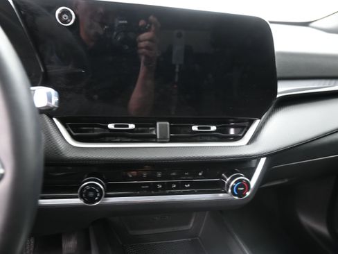 Used 2026 Chevrolet Equinox LT FWD image 15