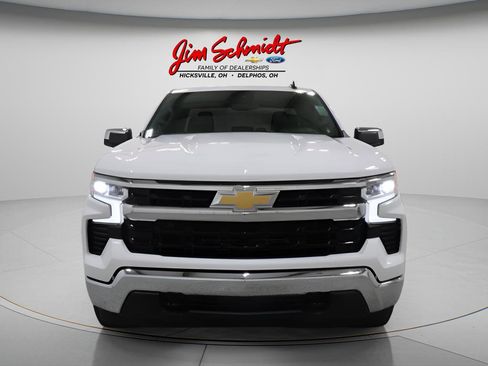 Used 2023 Chevrolet Silverado 1500 LT AWD/4WD image 3