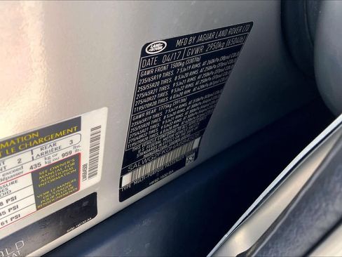 Used 2017 Land Rover Range Rover Sport SE image 36