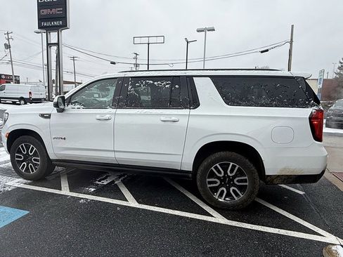 Used 2023 GMC Yukon XL AT4 image 7
