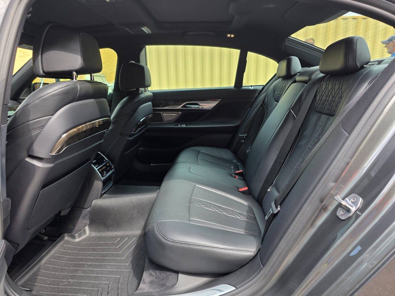 Used 2019 BMW 750i xDrive w/ Executive Package AWD/4WD image 45
