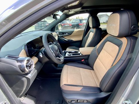 New 2026 Chevrolet Equinox ACTIV AWD/4WD image 23