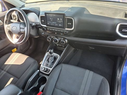 Used 2025 Hyundai Venue SEL FWD image 32