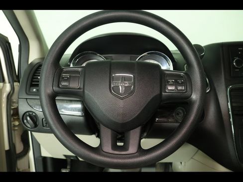 Used 2013 Dodge Grand Caravan SE FWD image 18