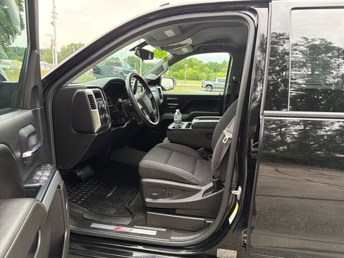 Used 2017 Chevrolet Silverado 1500 LT w/ Midnight Edition AWD/4WD image 10