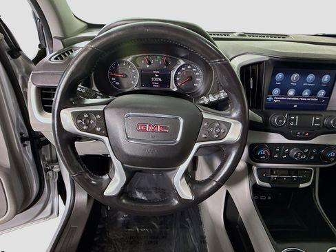 Used 2022 GMC Terrain SLT image 13