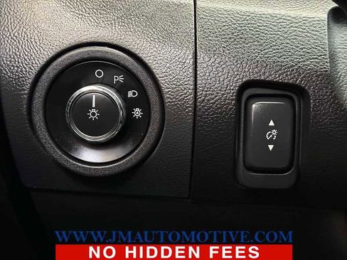 Used 2017 Ford Taurus Limited w/ Driver Assist Package image 34