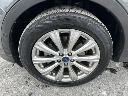 Used 2017 Ford Escape Titanium w/ Equipment Group 301A image 9