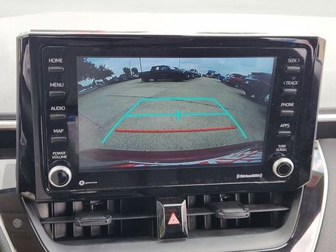 Used 2022 Toyota Corolla LE FWD image 13