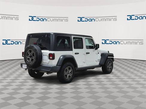 Used 2018 Jeep Wrangler Unlimited Sport S image 9