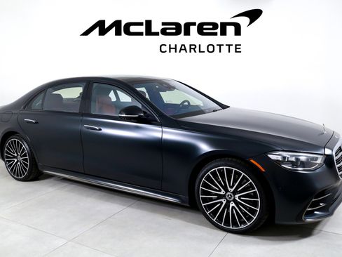 Used 2023 Mercedes-Benz S 580 4MATIC Sedan w/ AMG Line image 2