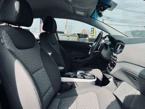 Used 2019 Hyundai Ioniq Electric image 24