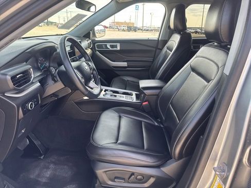 Used 2024 Ford Explorer XLT w/ Equipment Group 202A image 2