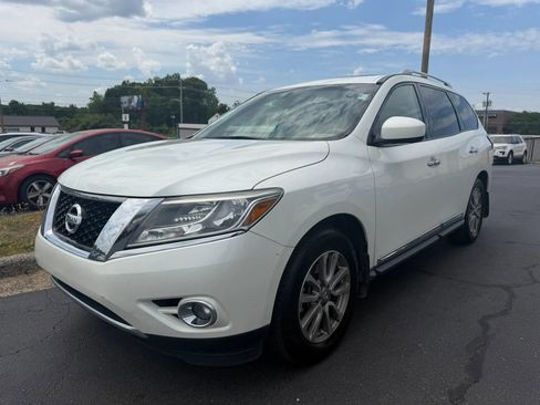 Used 2015 Nissan Pathfinder SL w/ SL Premium Package FWD image 3