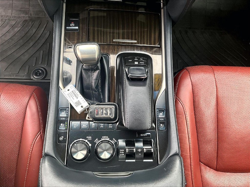 Used 2018 Lexus LX 570 4WD w/ Luxury Package image 20
