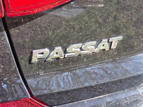 Used 2016 Volkswagen Passat 1.8T S image 10