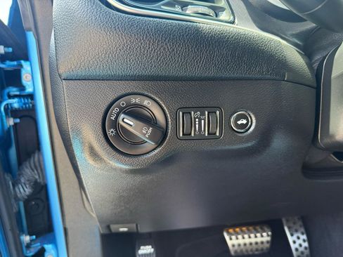 Used 2016 Dodge Challenger R/T Scat Pack w/ Leather Interior Group RWD image 22