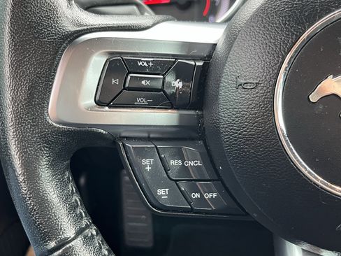 Used 2019 Ford Mustang Coupe w/ Black Accent Package RWD image 21