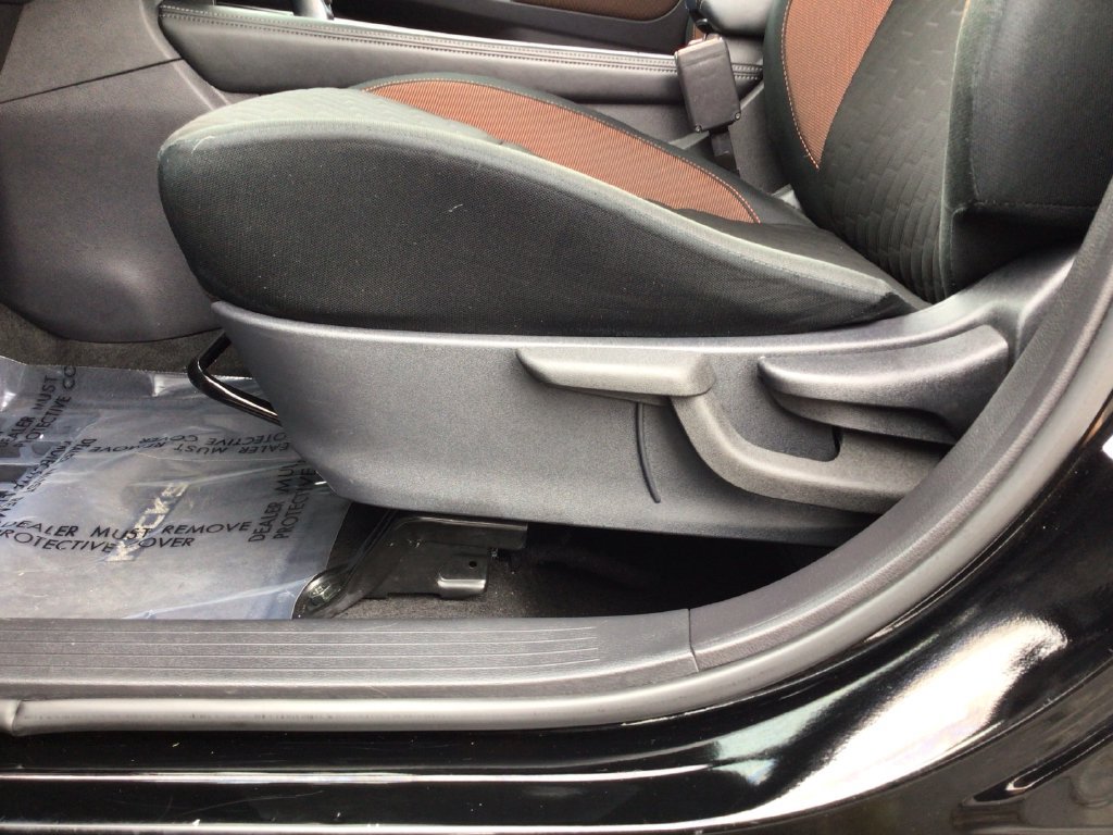 Used 2024 Nissan Kicks SR FWD image 19