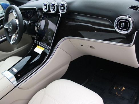 Used 2026 Mercedes-Benz GLC 300 image 34