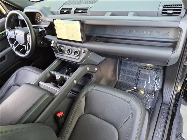 Used 2025 Land Rover Defender 130 X-Dynamic SE AWD/4WD image 24
