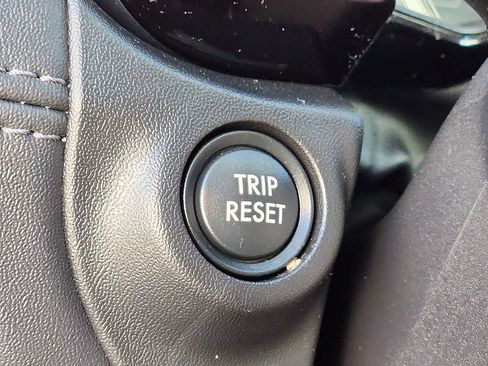 Used 2022 Subaru Outback Premium image 25